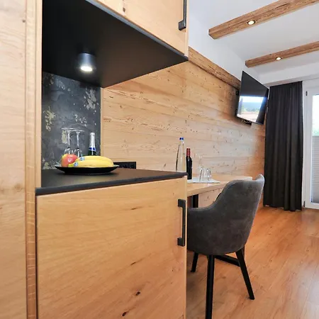 - Zur Post Guest house