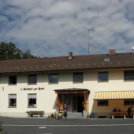 - Zur Post 3* Achslach
